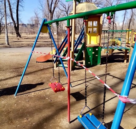 В Татышев-парке закрыли детские городки и спортивные площадки