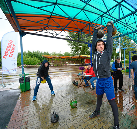 Красноярцы отметили День физкультурника в Татышев-парке